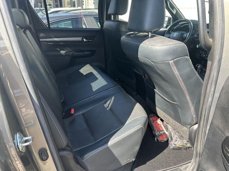 Toyota Hilux Hilux 2.8 D A/T 4WD 4 porte Double Cab Invincible