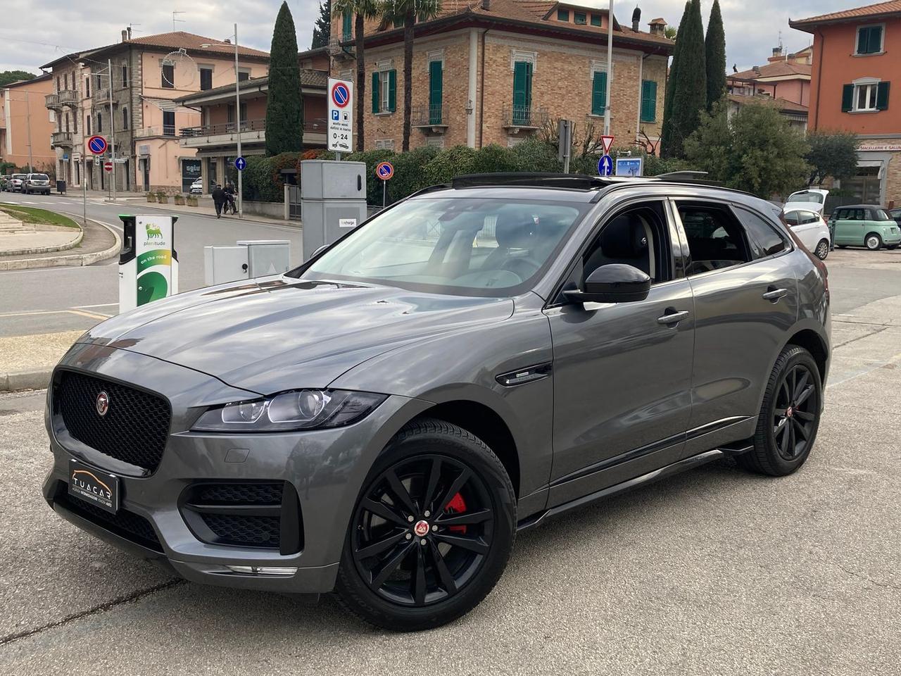 Jaguar F-Pace 2.0 20d Turbo R- #8436