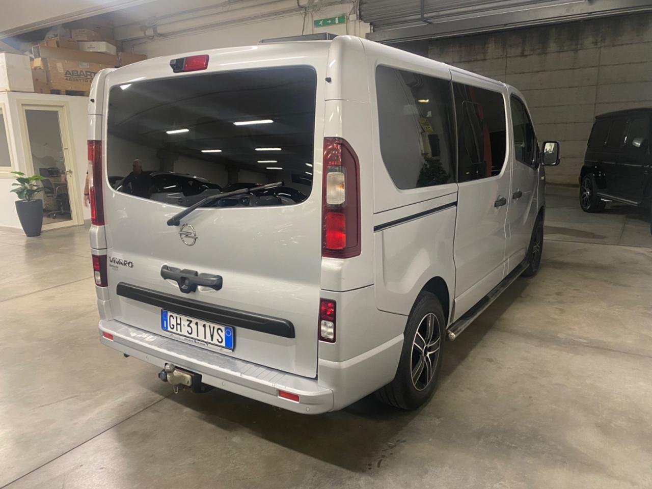 Opel Vivaro Combi 8 posti