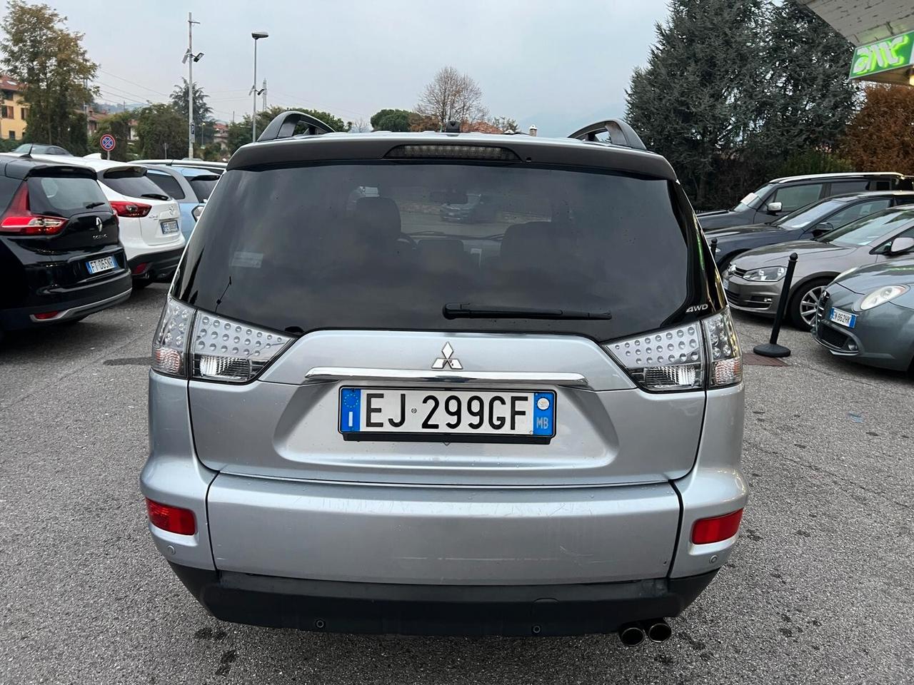 Mitsubishi Outlander 2.2 DI-D TC-SST Instyle DPF 7p