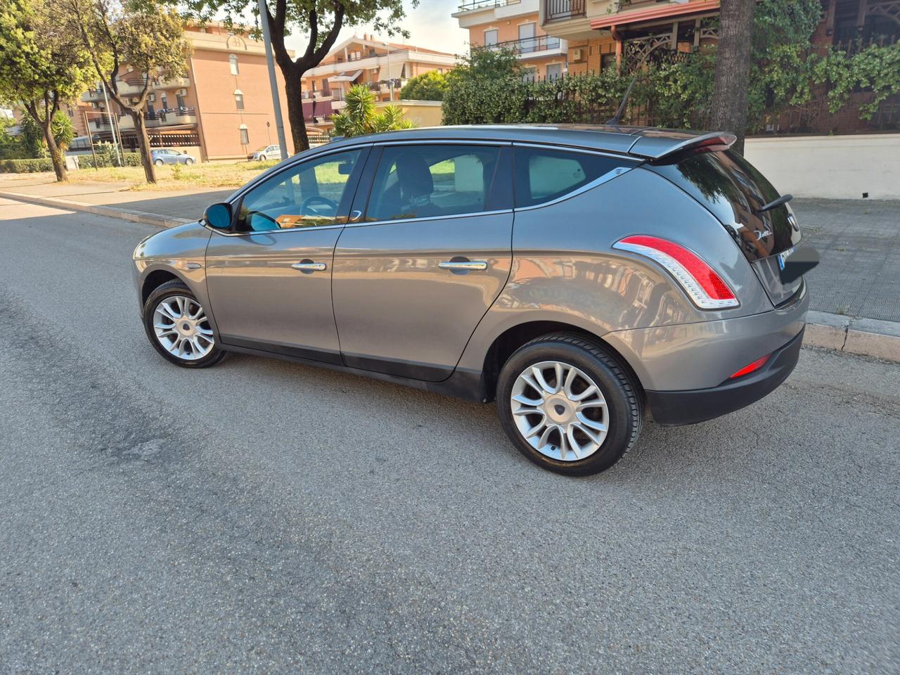 Lancia Delta oro 1.6 MJT 120cv anno 09