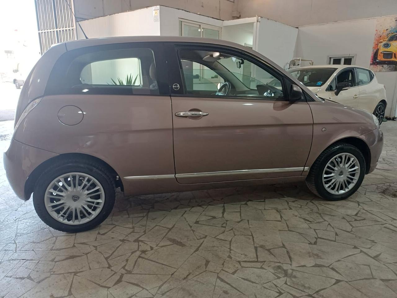 Lancia Ypsilon GPL DI SERIE - 2010