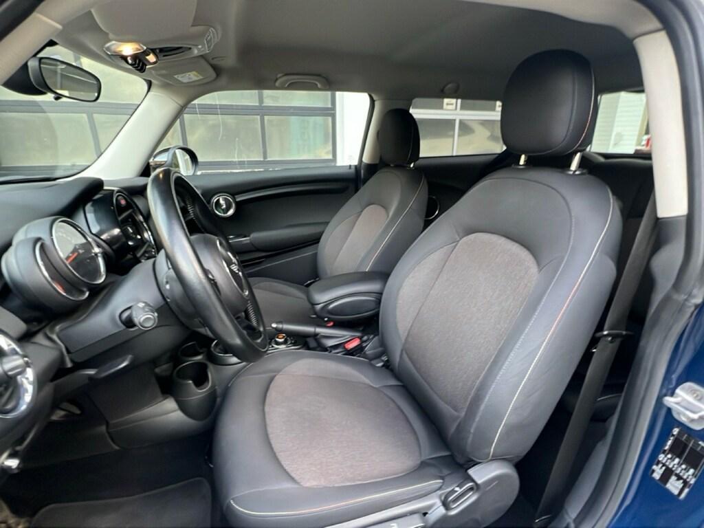 Mini Cooper D 1.5 D Cooper D Business XL Auto