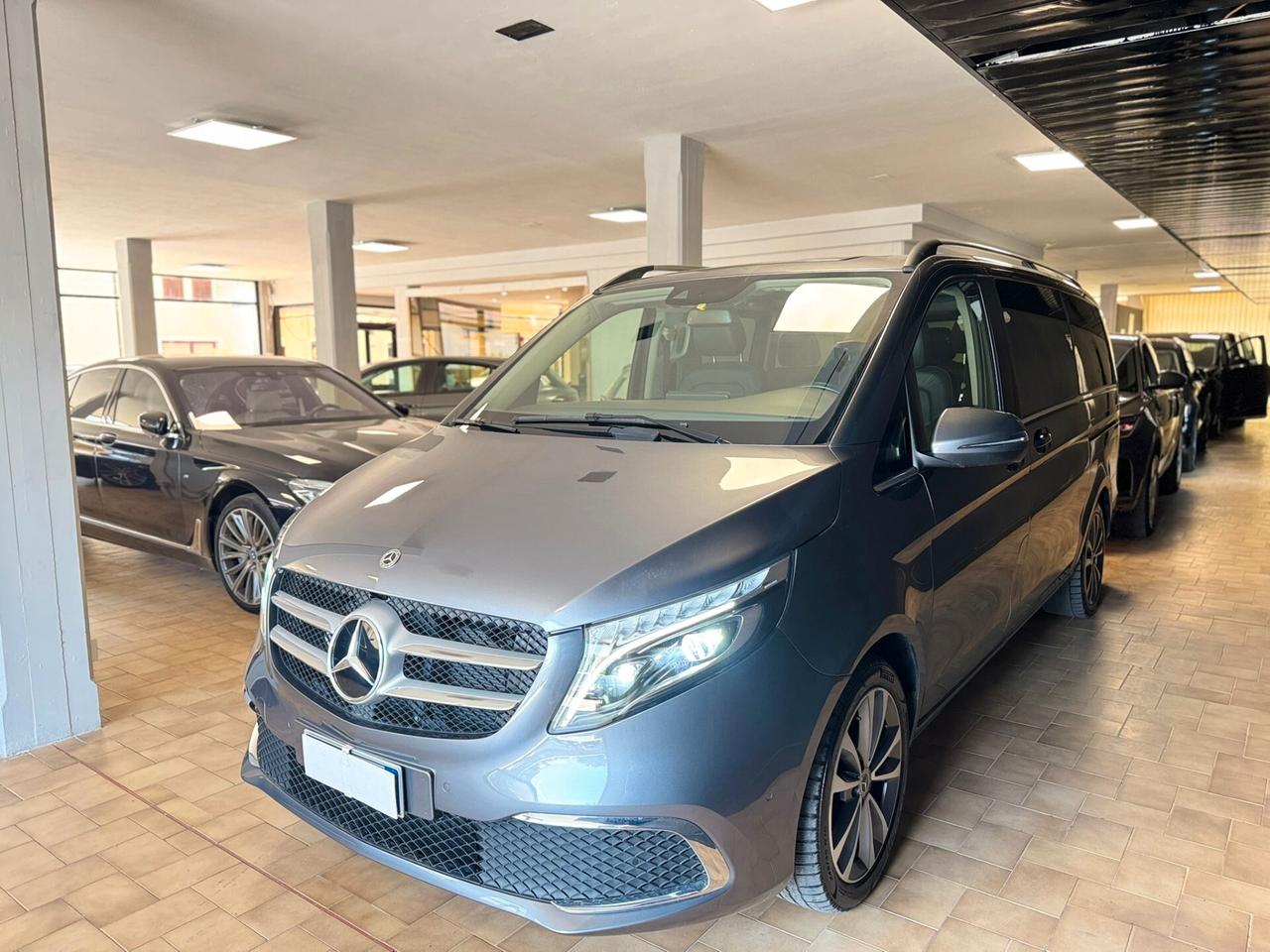 Mercedes-benz V 300 d Automatic 4Matic Premium Long