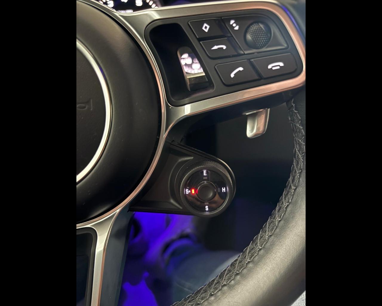 PORSCHE Cayenne Coupe 2019 - Cayenne Coupe 3.0 e-hybrid tiptronic