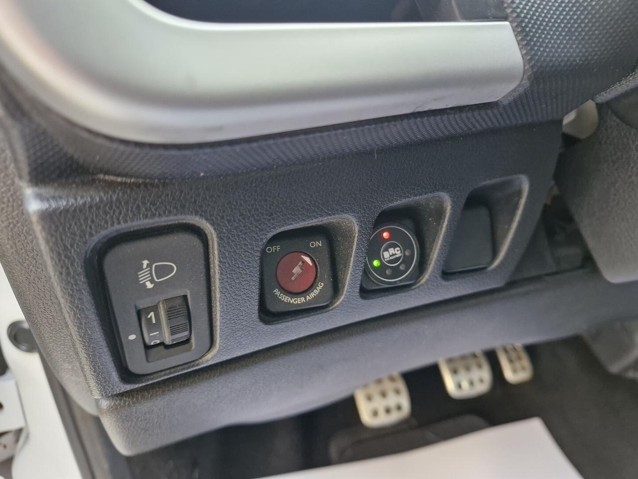 PEUGEOT 206 1.1 ECO GPL 60CV 10/2012 80000 KM