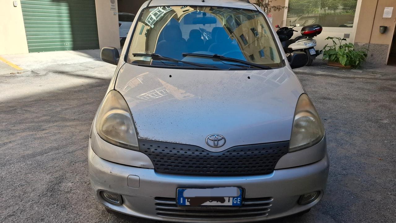 Toyota Yaris Verso