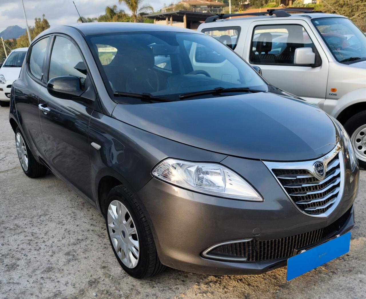 Lancia Ypsilon 1.3 MJT 16V 95 CV 5 porte S&S Silver