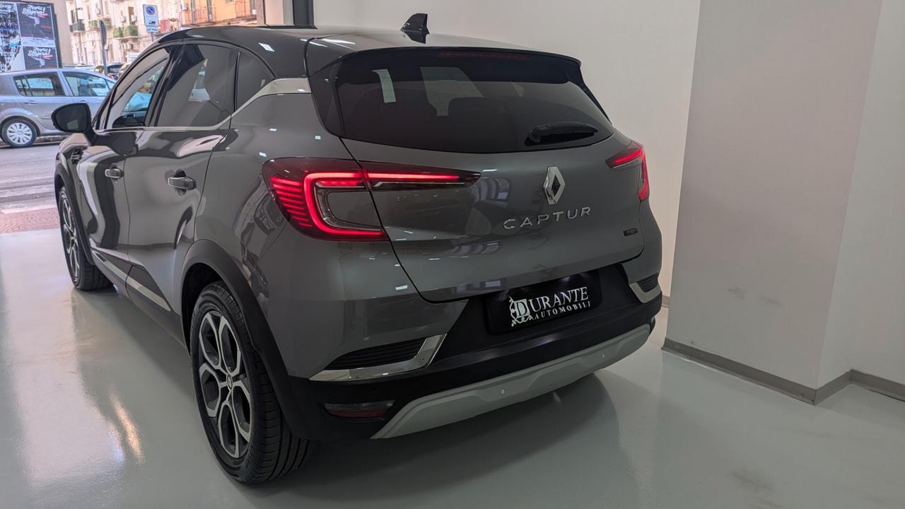 Renault Captur Full Hybrid E-Tech 145 CV Techno Fast Track