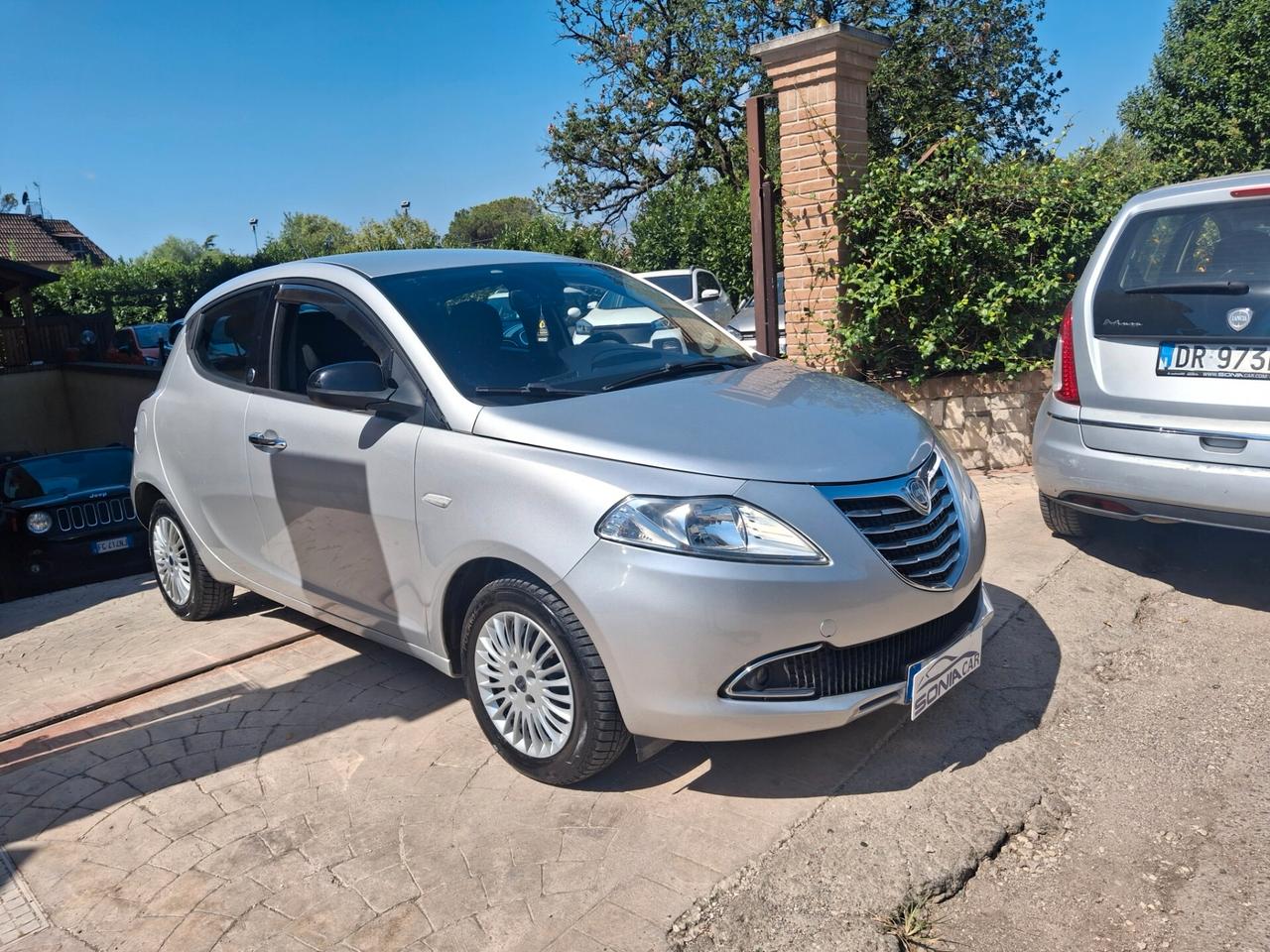 Lancia Ypsilon 1.2 69 CV 5 porte GPL Ecochic Silver