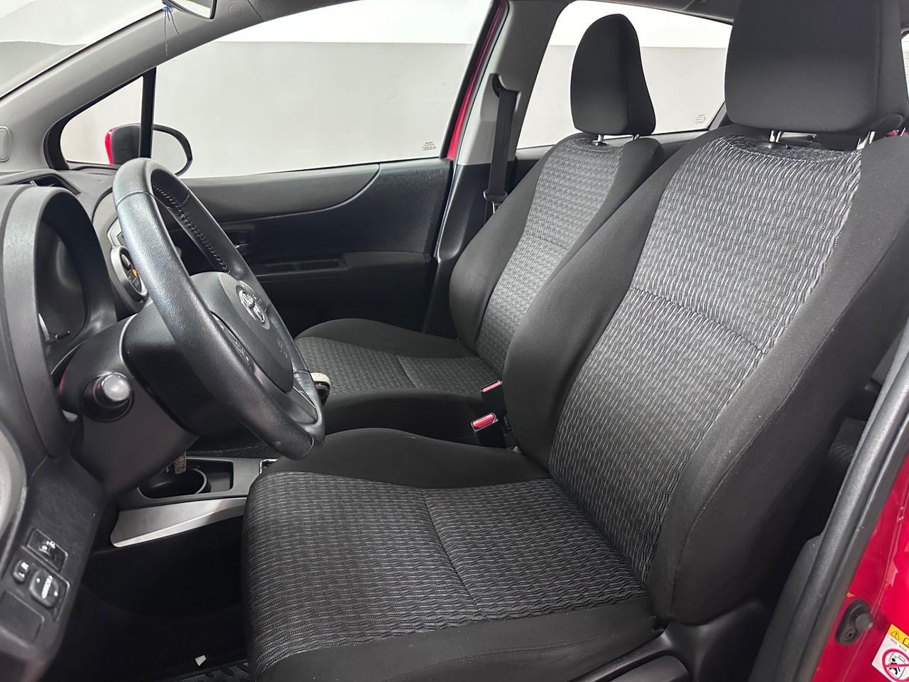 Toyota Yaris 1.0 5 porte Lounge 2013
