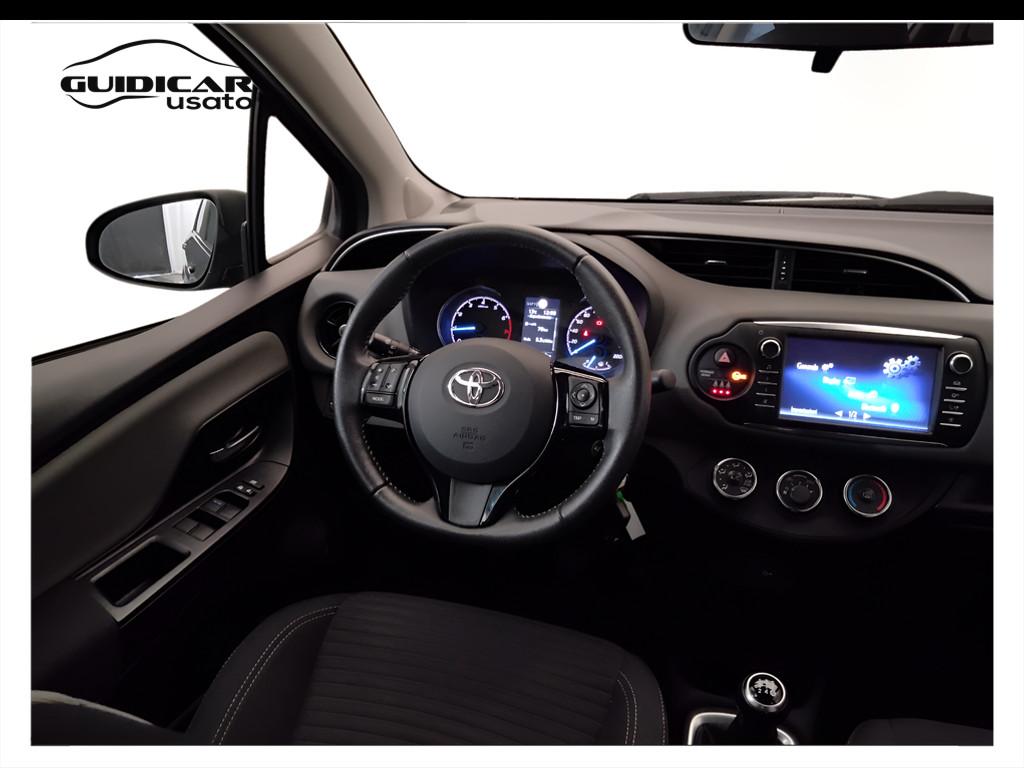 TOYOTA Yaris III 2017 - Yaris 5p 1.0 Active my18