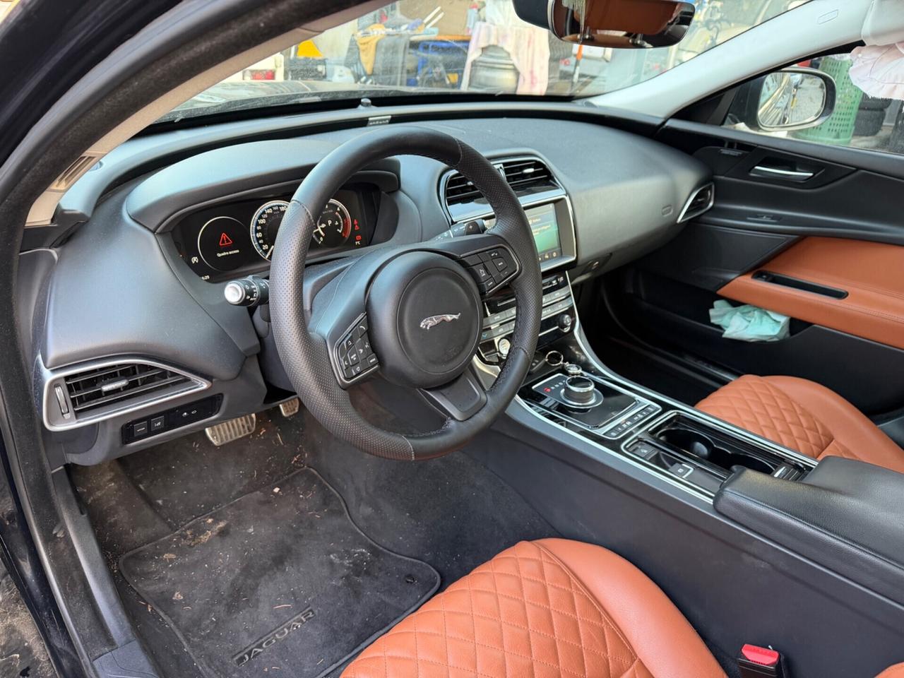Jaguar XE 2.0 D DA RIPARARE
