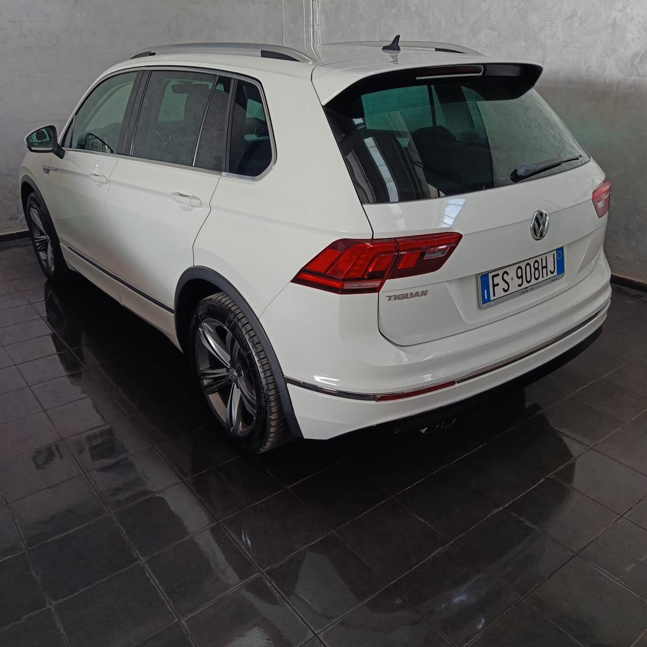 Volkswagen TIGUAN 2.0 TDI R-LINE