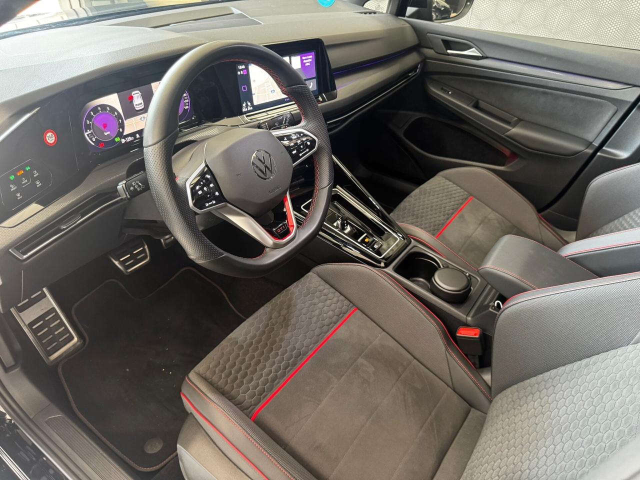 Volkswagen Golf GTI 2.0 TSI DSG