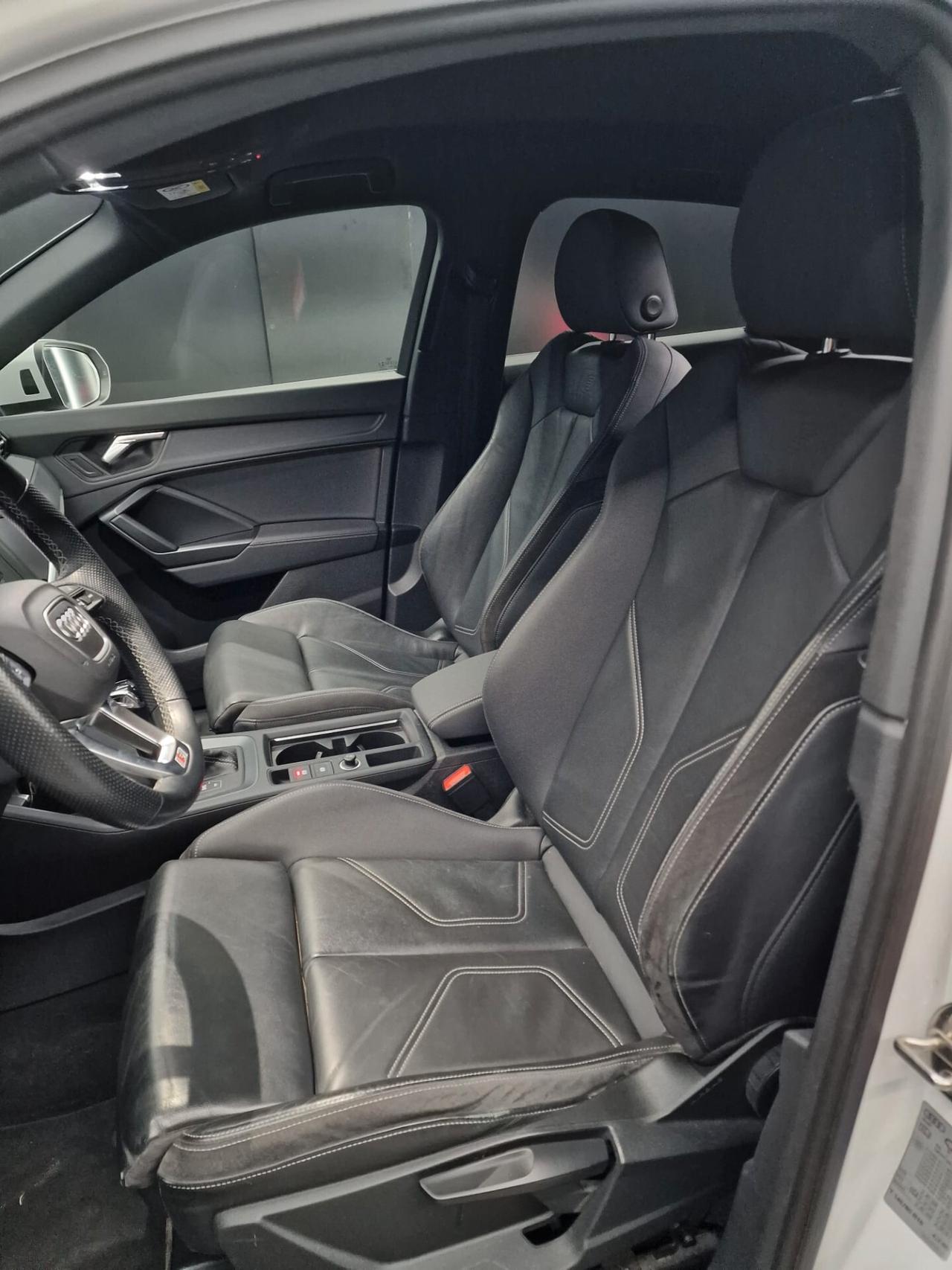 Audi Q3 SPB 35 TDI S tronic line edition 2.0 150CV Identity Black