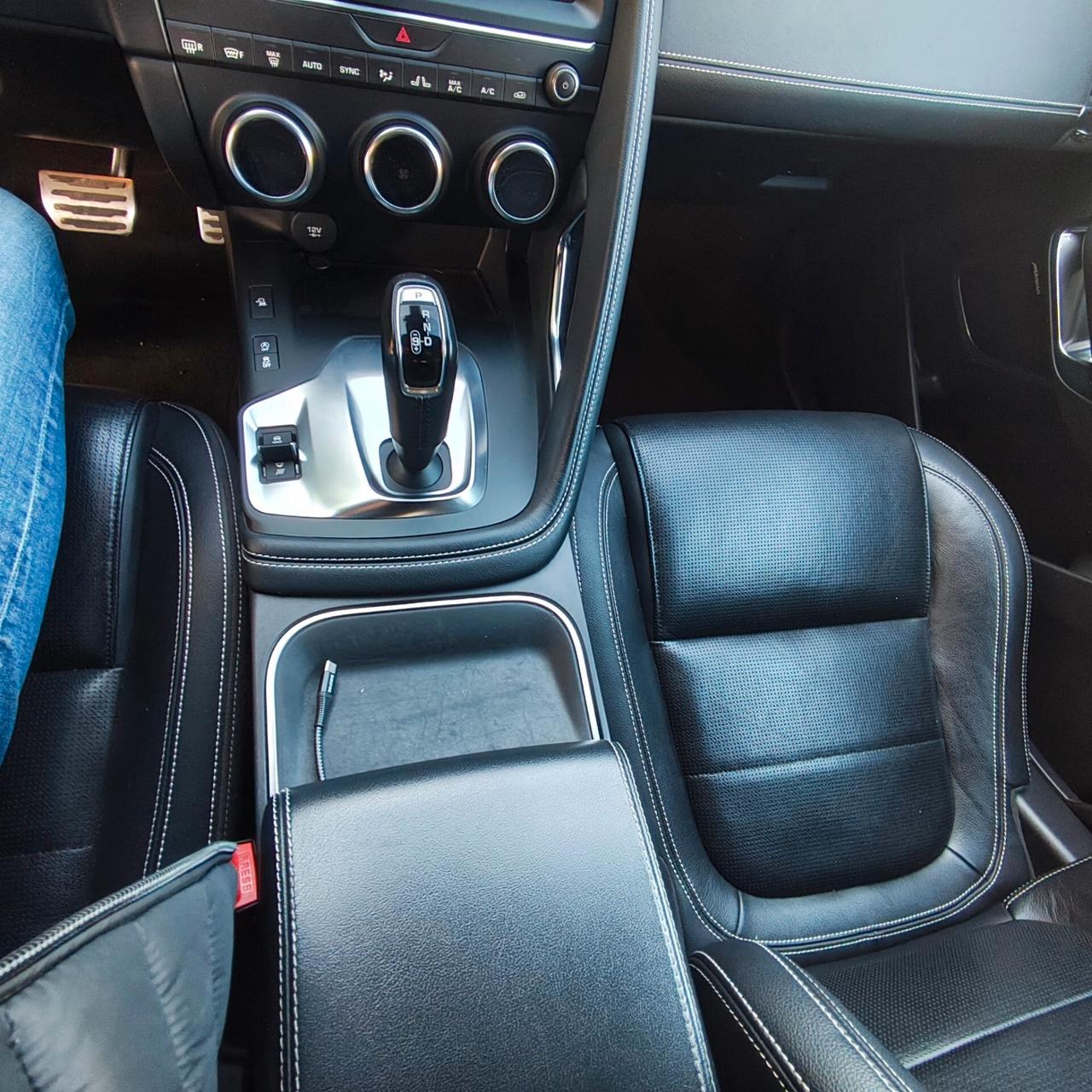 Jaguar E-Pace 2.0D 150 CV AWD aut. R-Dynamic SE