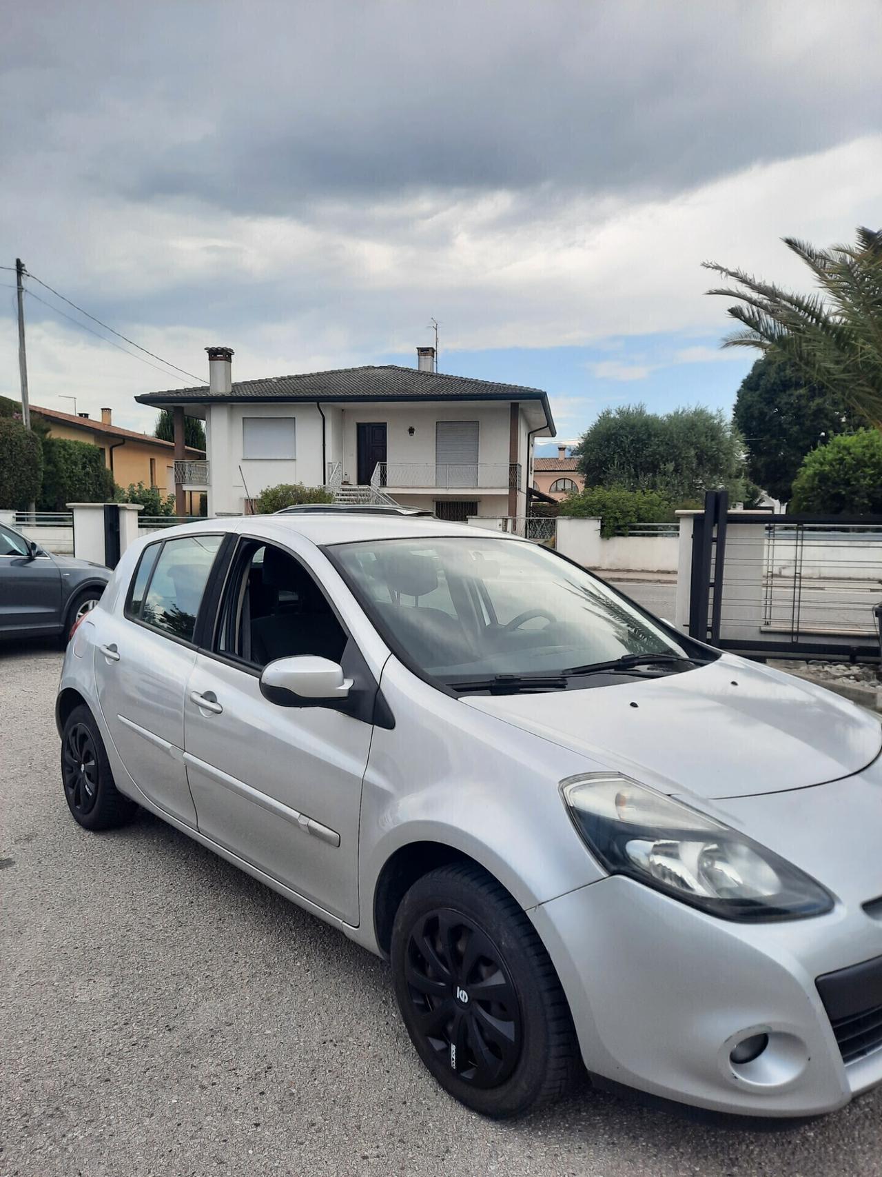 Renault Clio 1.5 dCi 65CV 5 porte OK NEOPATENTATI
