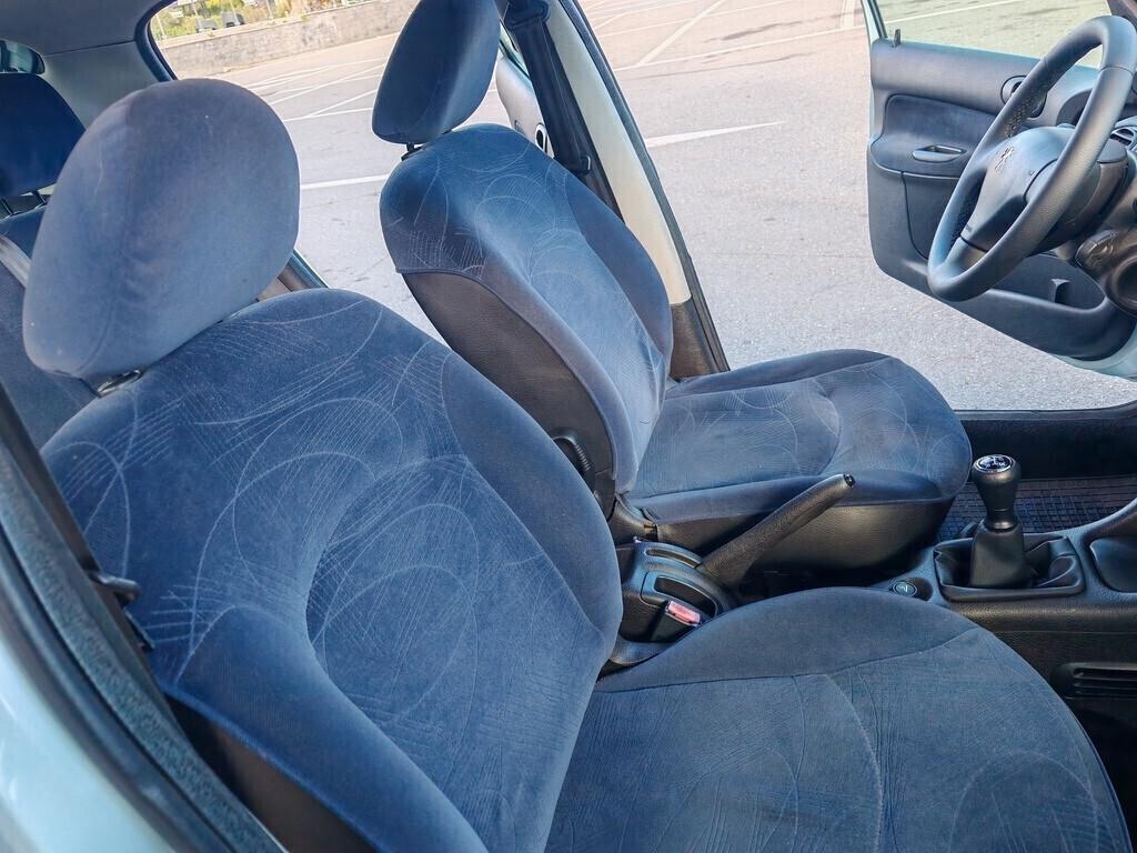 Peugeot 206 benzina come nuova 110.000 Km