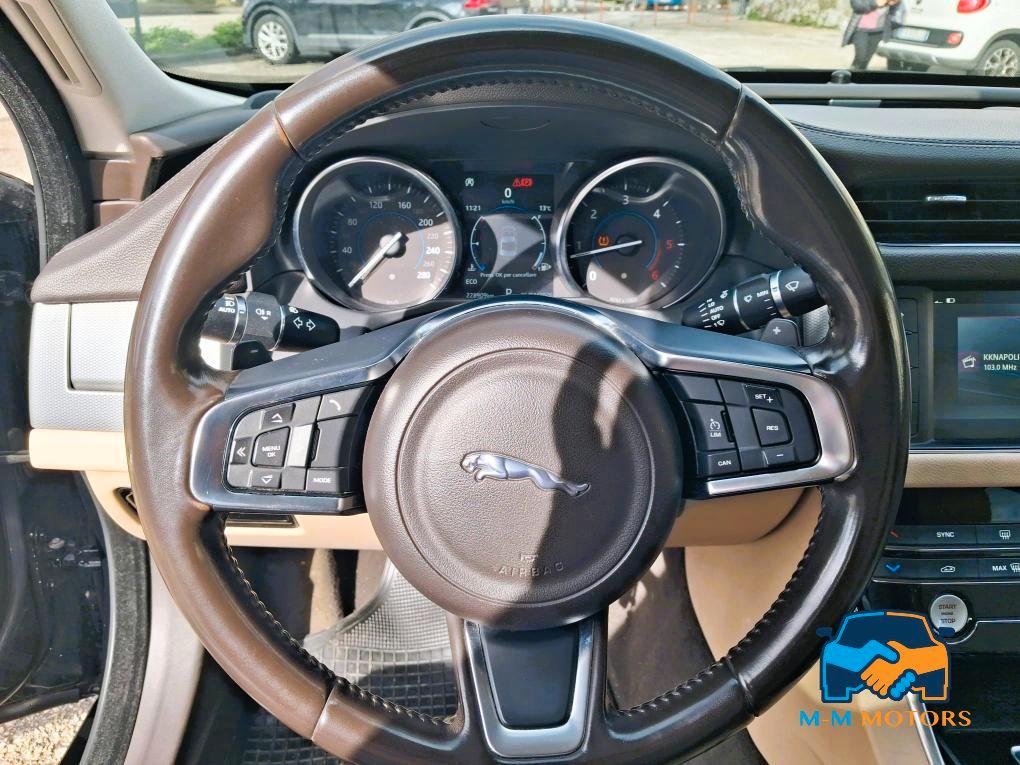 Jaguar XF Berlina XF 2.0d i4 Pure Business edition 163cv auto my18