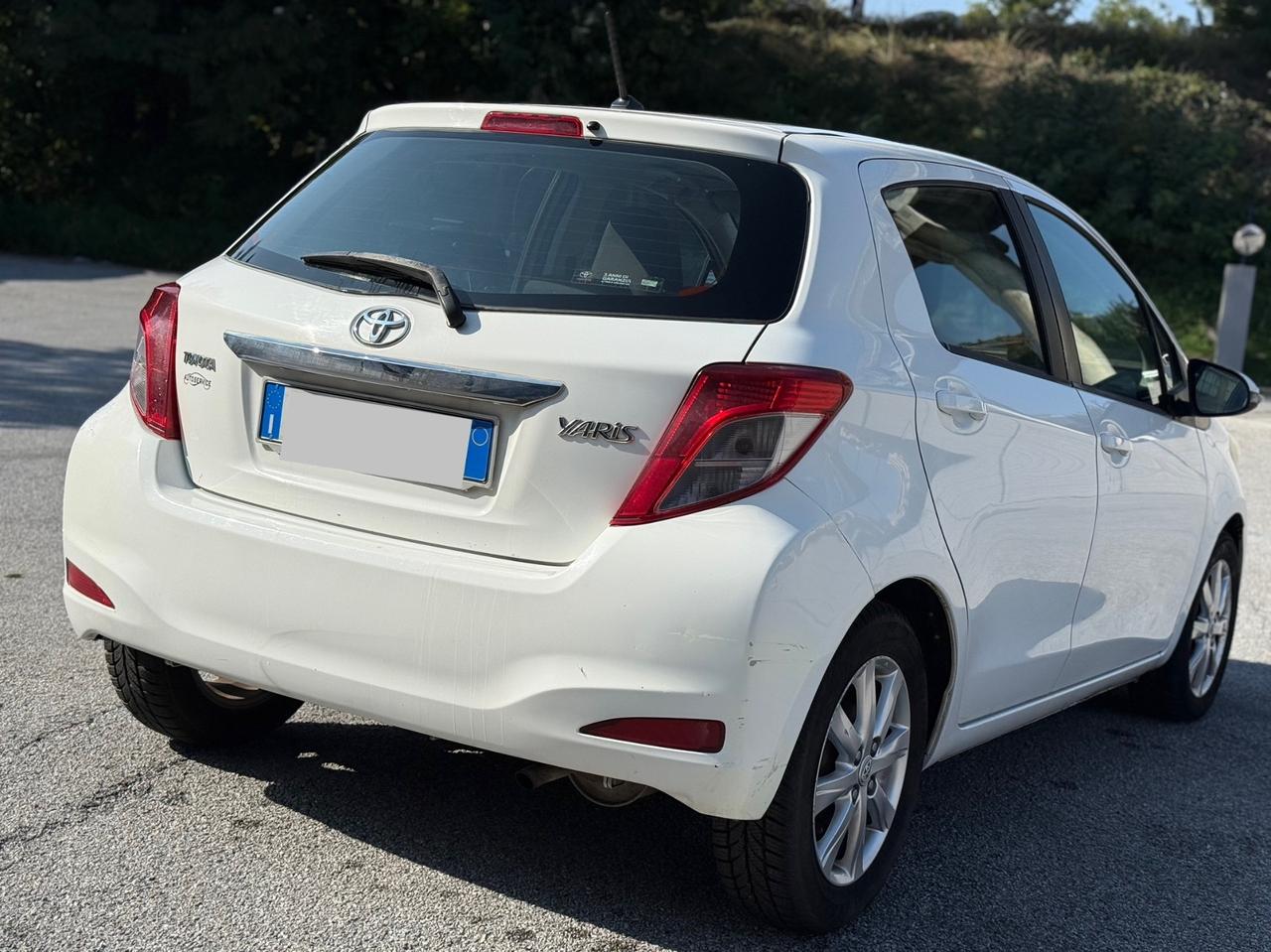 Toyota Yaris 1.0 benzina 5 porte pronta consegna
