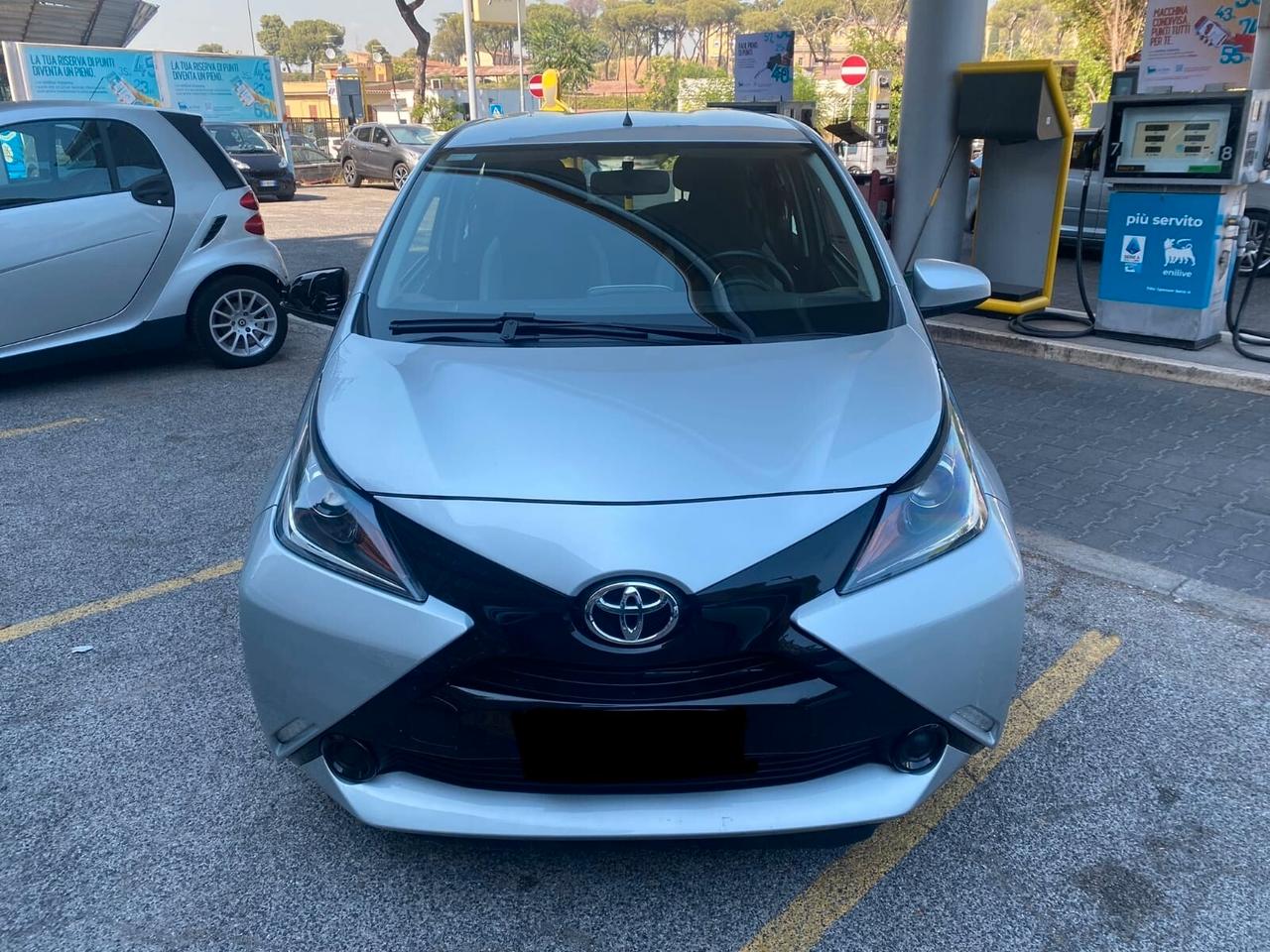 Toyota Aygo 1.0 VVT-i 69 CV 5 porte x-cool TSS MMT