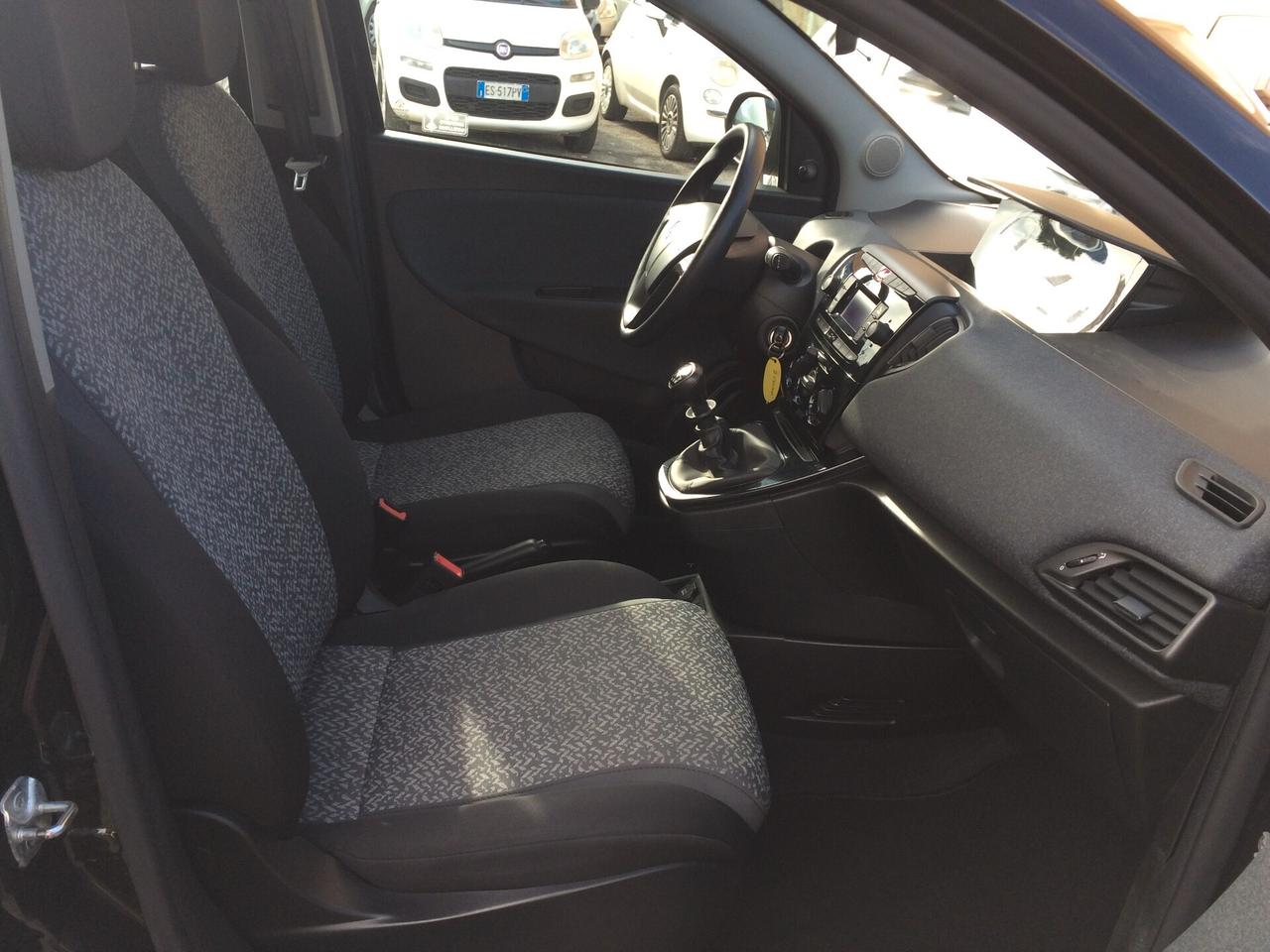 2022 Lancia Ypsilon 1.0 FireFly 5 porte S&S Hybrid Ecochic Silver tagliandata +garanzia !!!