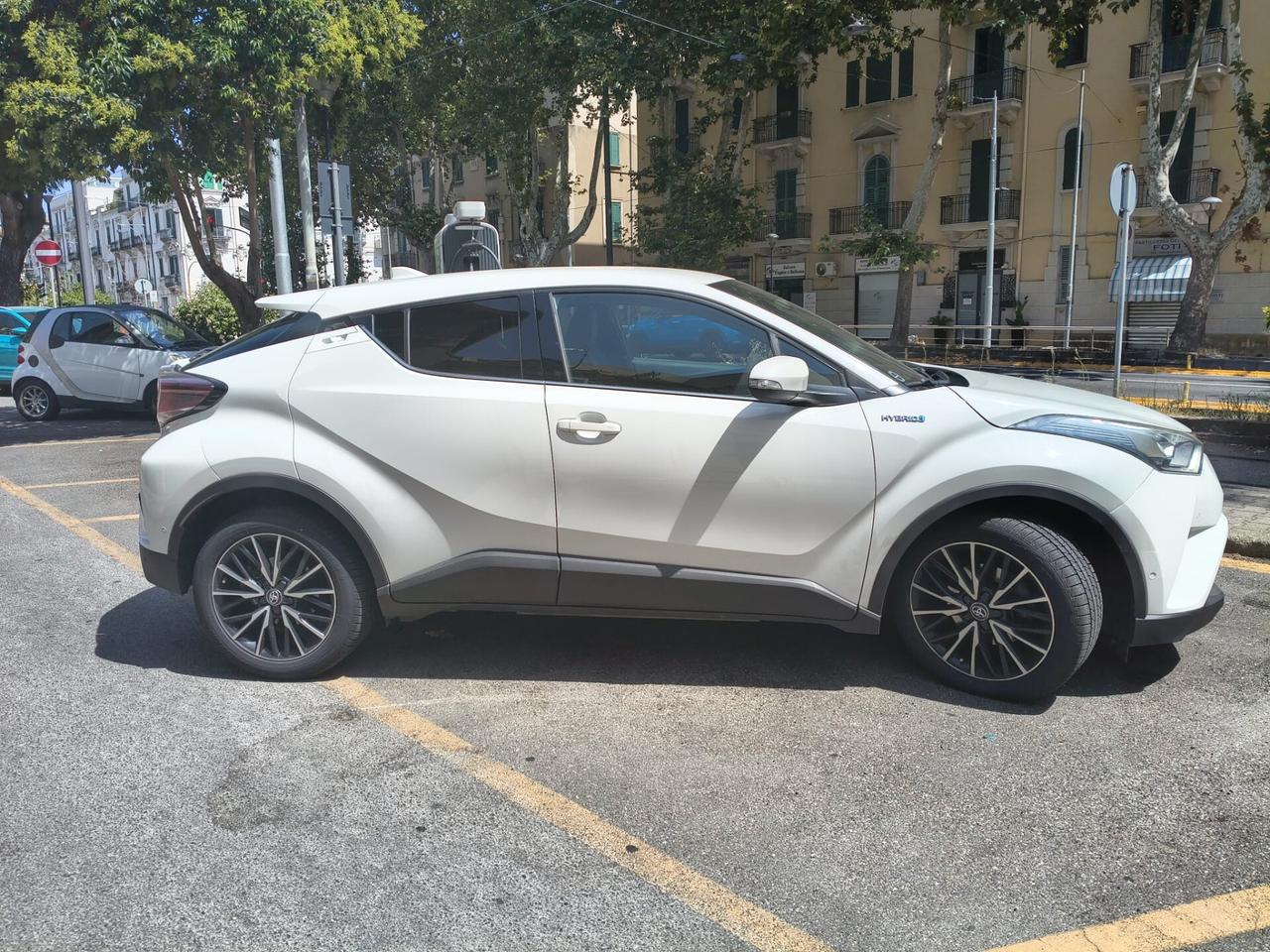 Toyota C-HR 1.8 Hybrid E-CVT Lounge