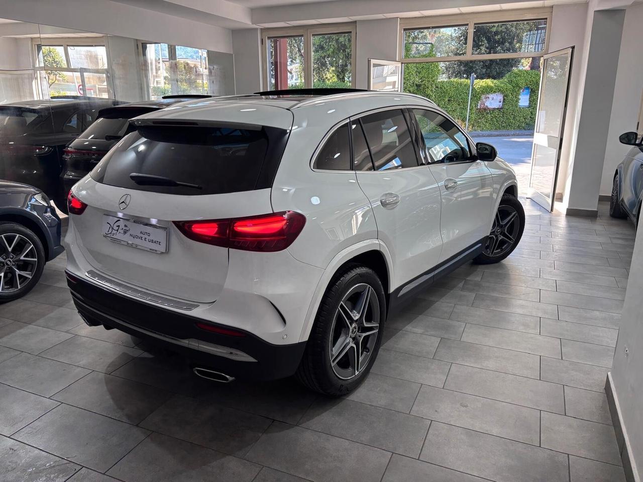 MERCEDES-BENZ GLA 200D PREMIUM AMG TETTO-LED