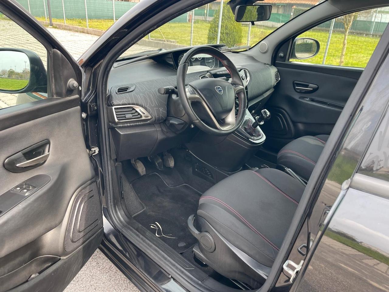 Lancia Ypsilon 1.2 69 CV 5 porte GPL Ecochic Gold