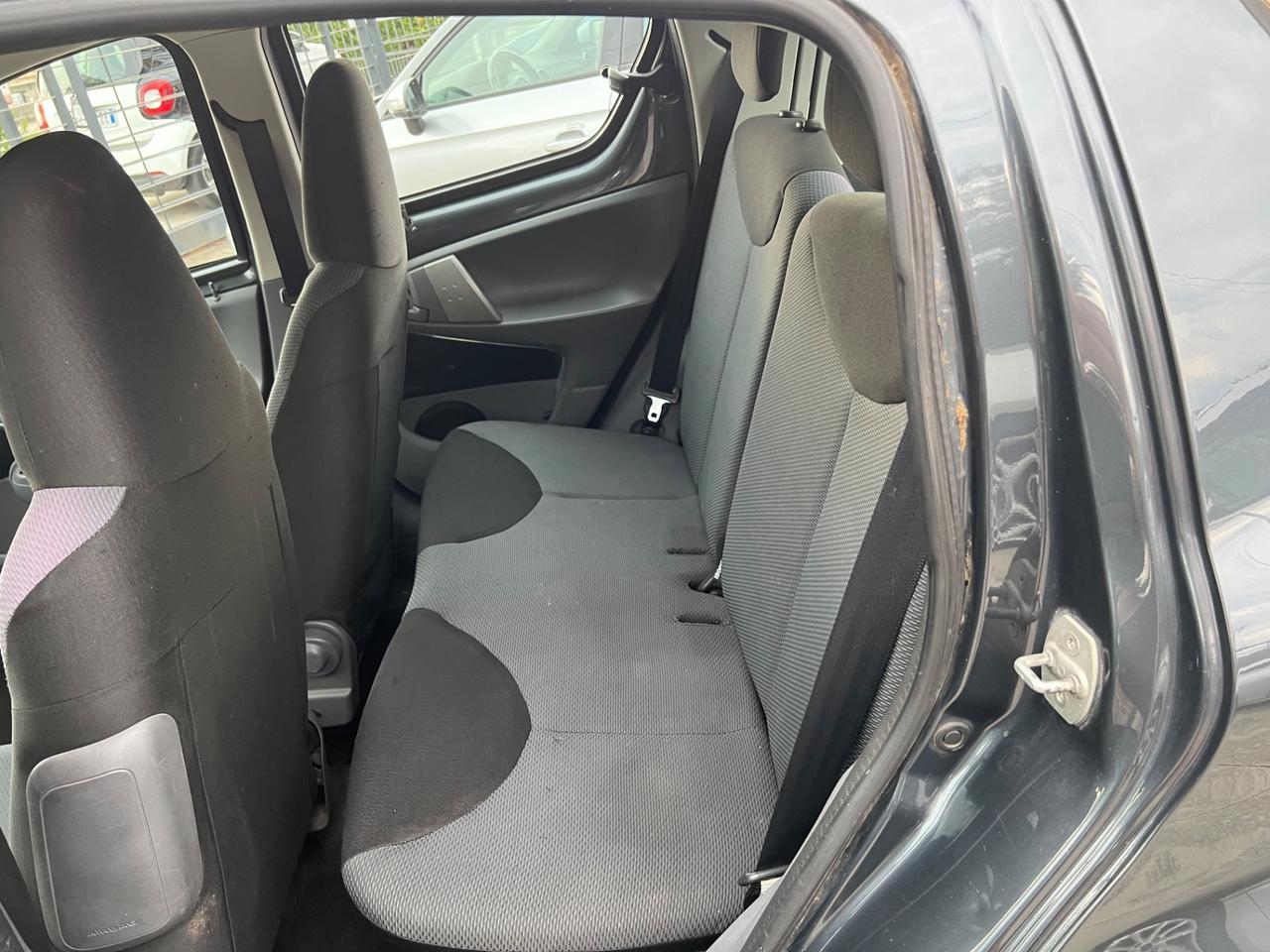 Toyota Aygo 1.0 12V VVT-i 5 porte Sol