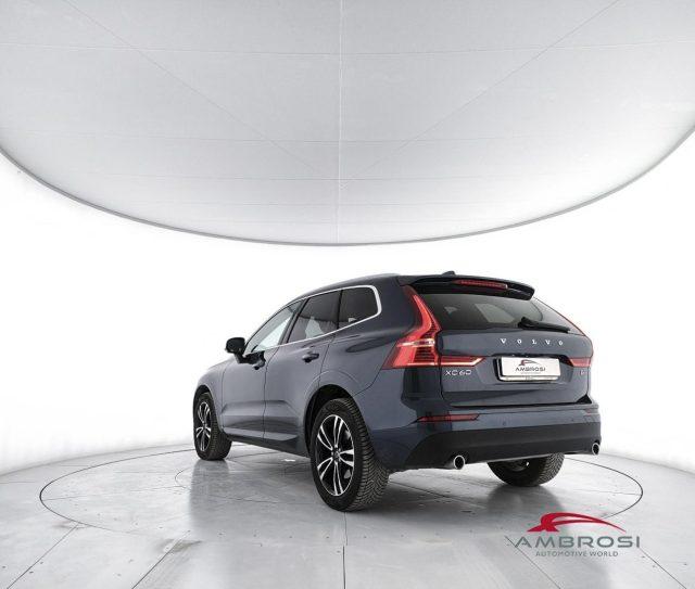 VOLVO XC60 B4 (d) AWD Geartronic Momentum Pro - AUTOCARRO N1