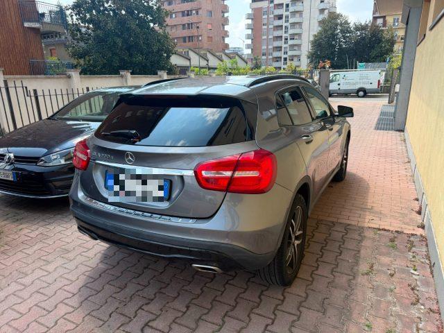 MERCEDES-BENZ GLA 200 d Automatic Sport