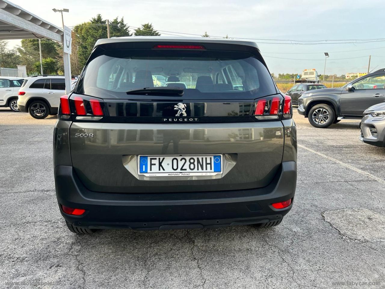 PEUGEOT 5008 BlueHDi 120 S&S Access Mix