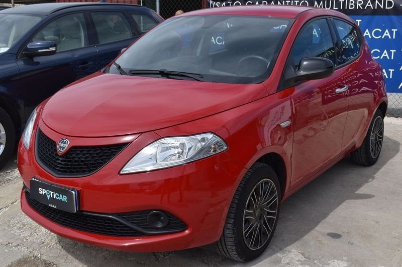 Lancia Ypsilon 1.2 69 CV 5 porte Gold