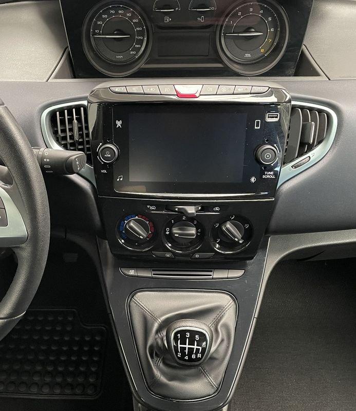 Lancia Ypsilon 1.0 FireFly 5 porte S&S Hybrid Platino