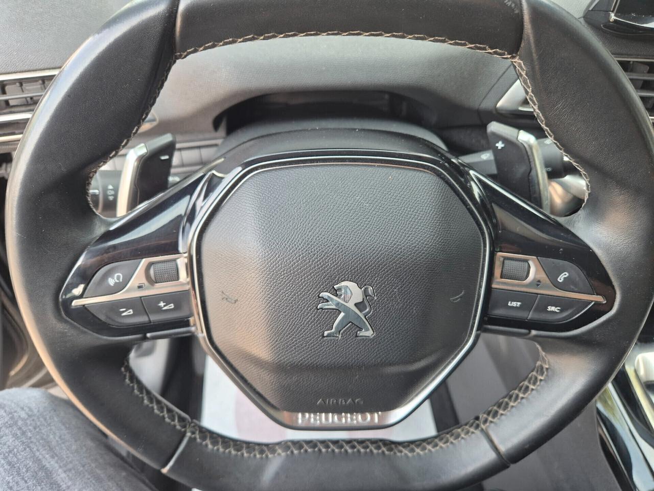 Peugeot 3008 Hybrid 225 e-EAT8 Allure Pack