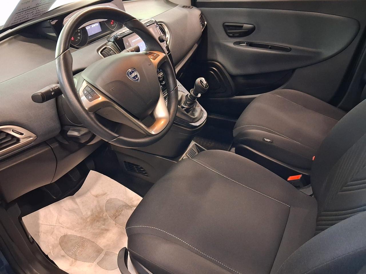 Lancia Ypsilon 1.0 FireFly 5 porte S&S Hybrid Gold