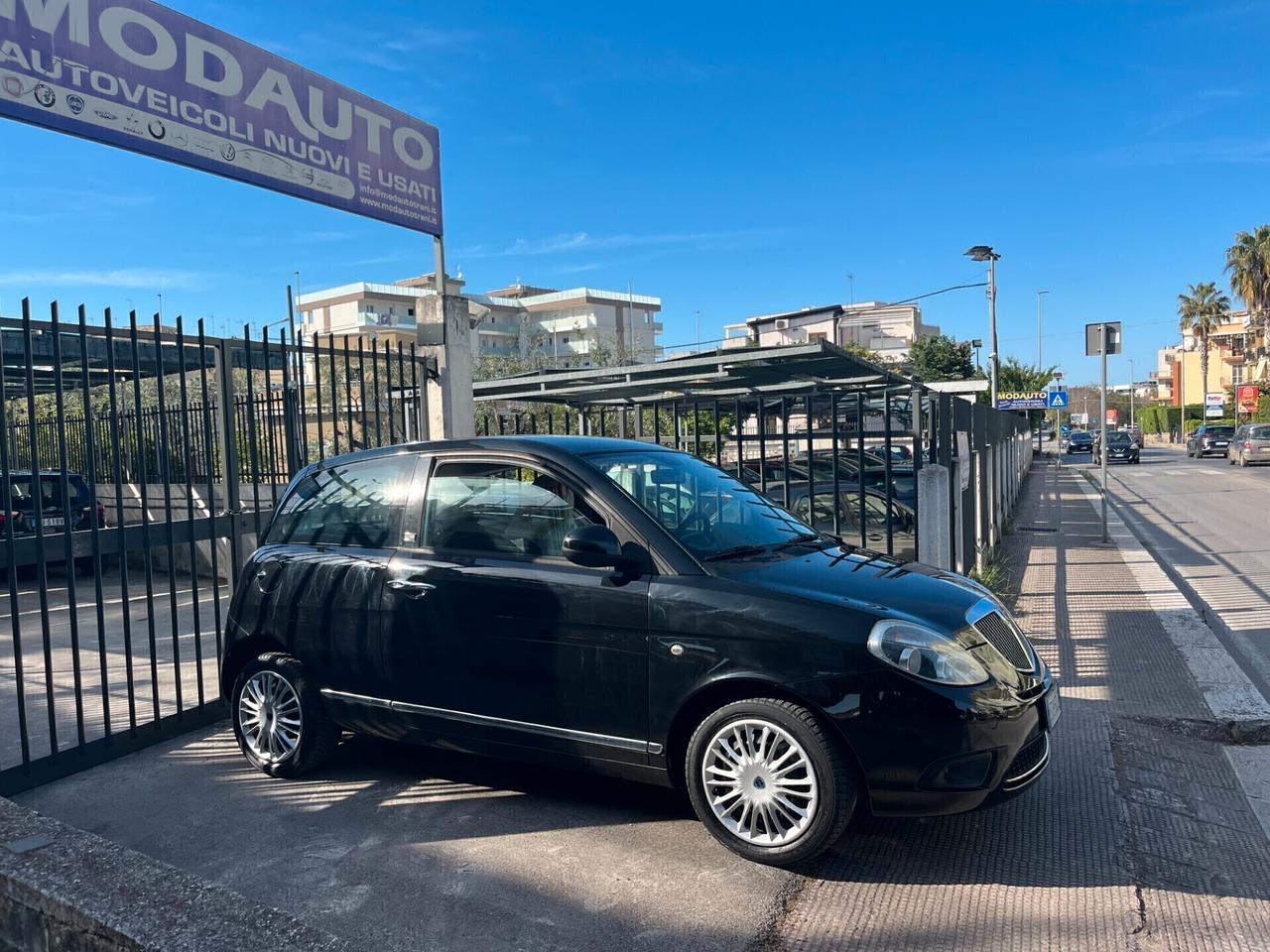 Lancia Ypsilon 1.2 69 CV Diva X NeoPatentati
