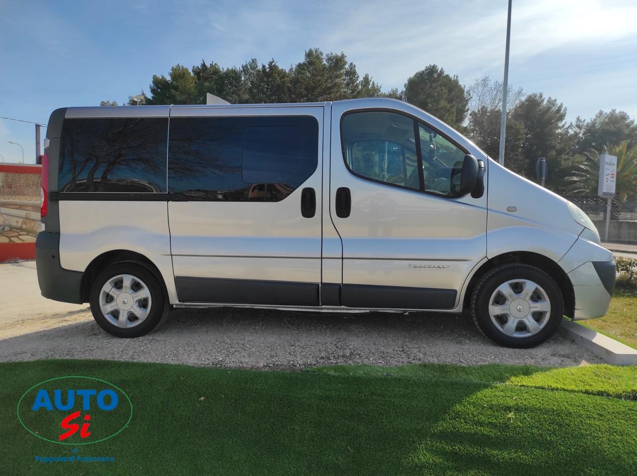 Renault Trafic 2.0 dCi - 115cv 9 POSTI