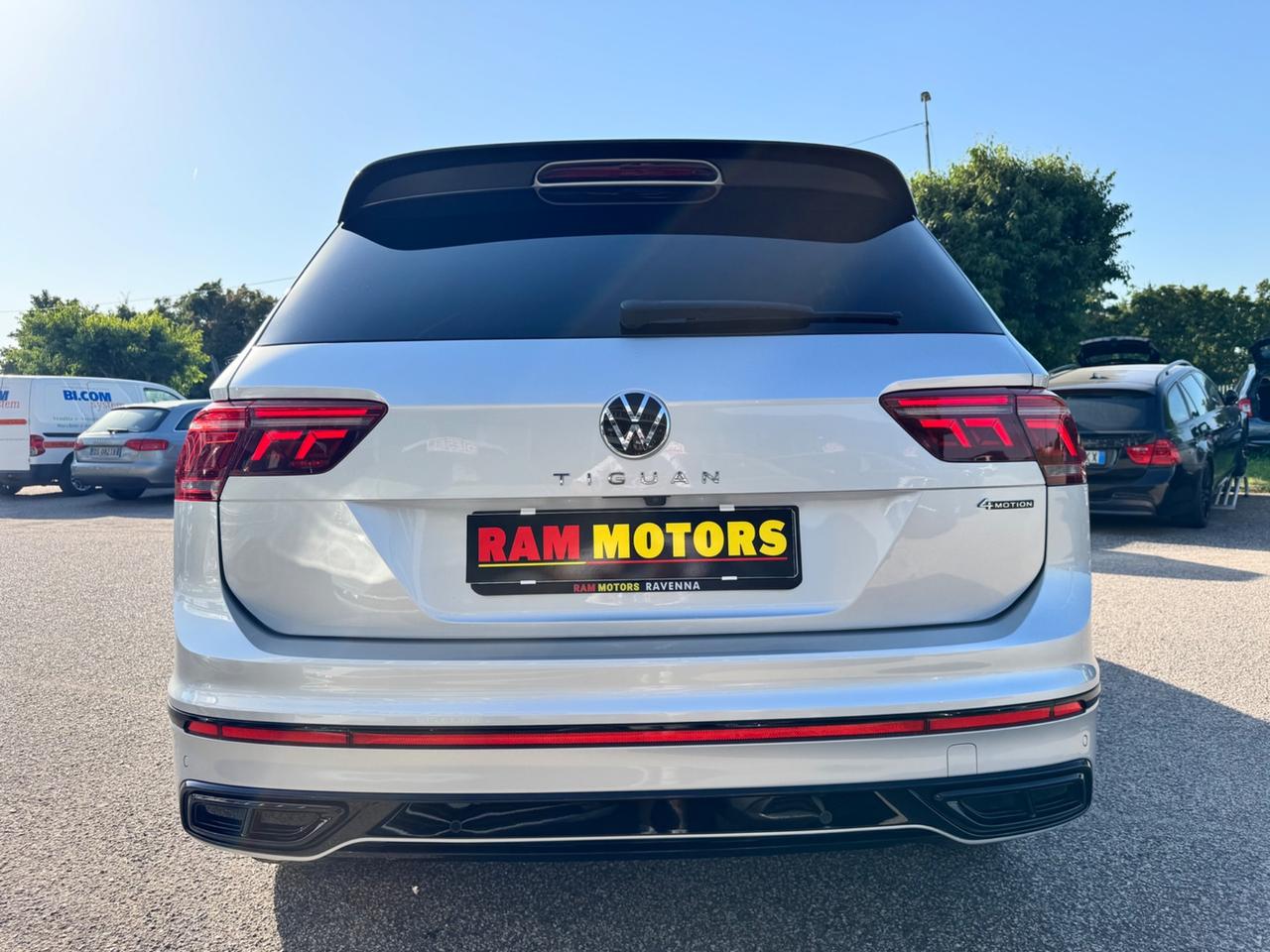 Volkswagen Tiguan R-LINE 2.0 TDI 150 CV DSG 4MOTION