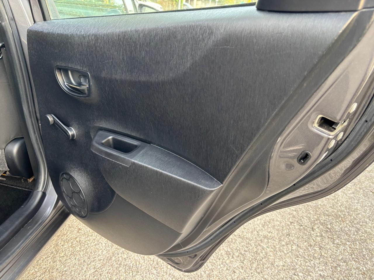 Toyota Yaris 1.3 5 porte Lounge AUTOMATICA