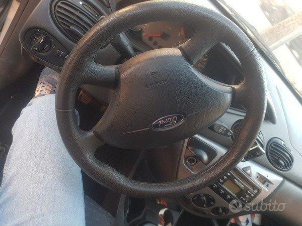 Ford Focus 1.8 TDCi 100CV 5p. Zetec