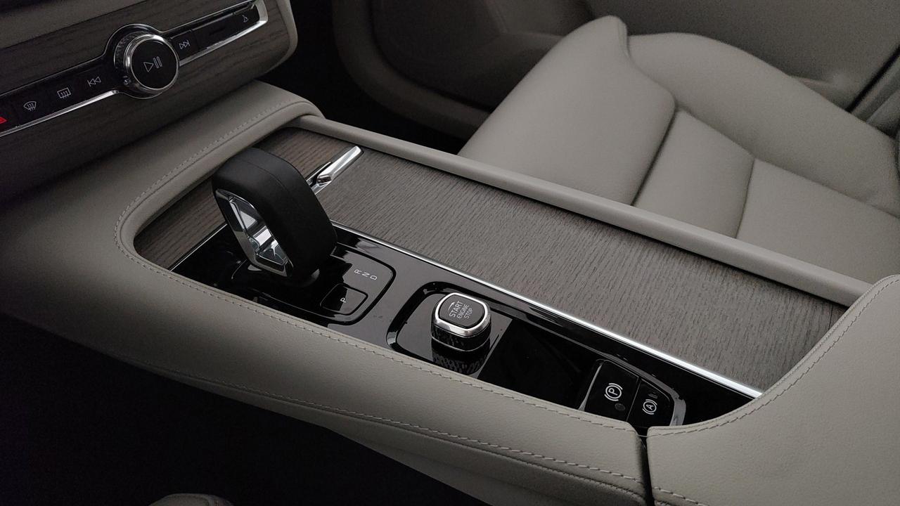 VOLVO N.XC90 Plus Dark T8 AWD AUT 7P