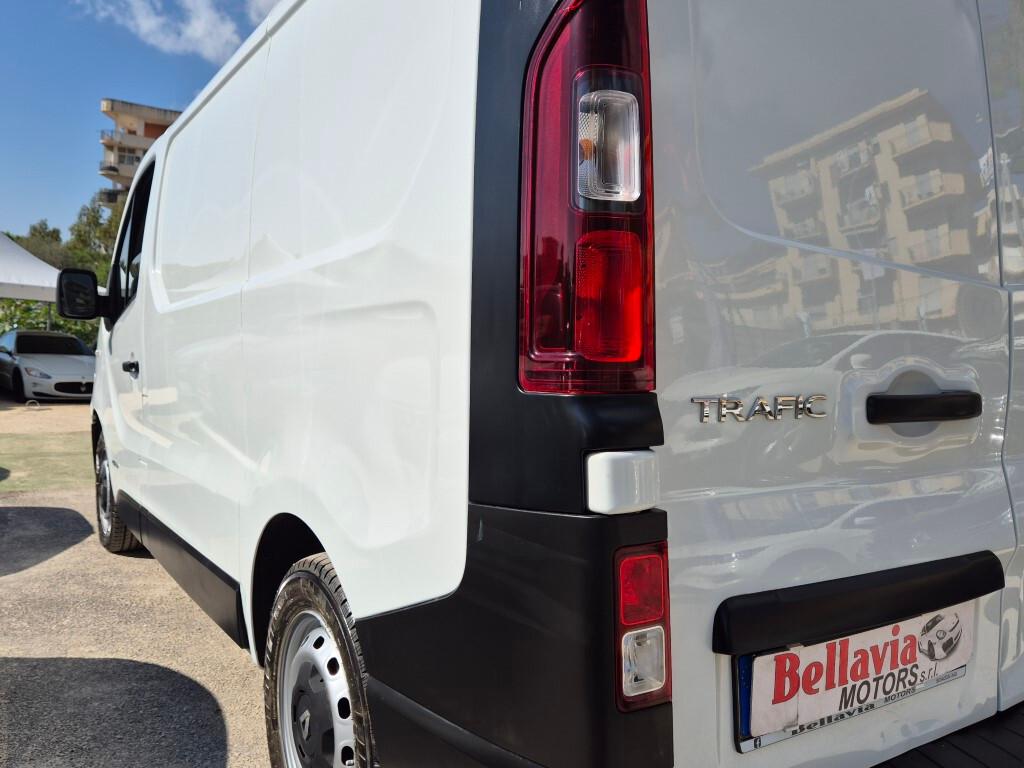 Renault Trafic 1.6 dci 120cv 3 posti SCAFFALI