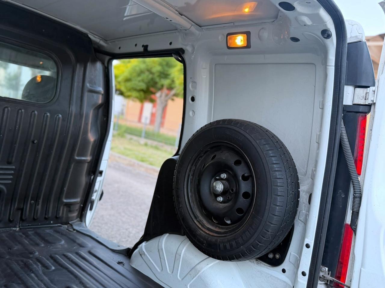 FIAT DOBLO 1.6 BENZINA METANO CON CLIMA