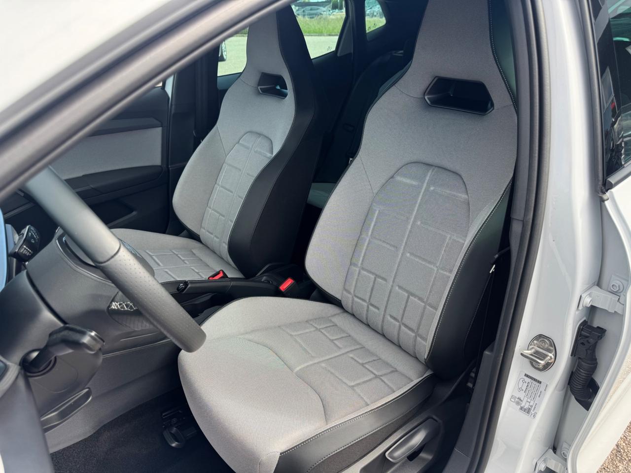 Seat Ibiza FR 2026 1.0 EcoTSI 115 CV 5 porte NEOPATENTATI