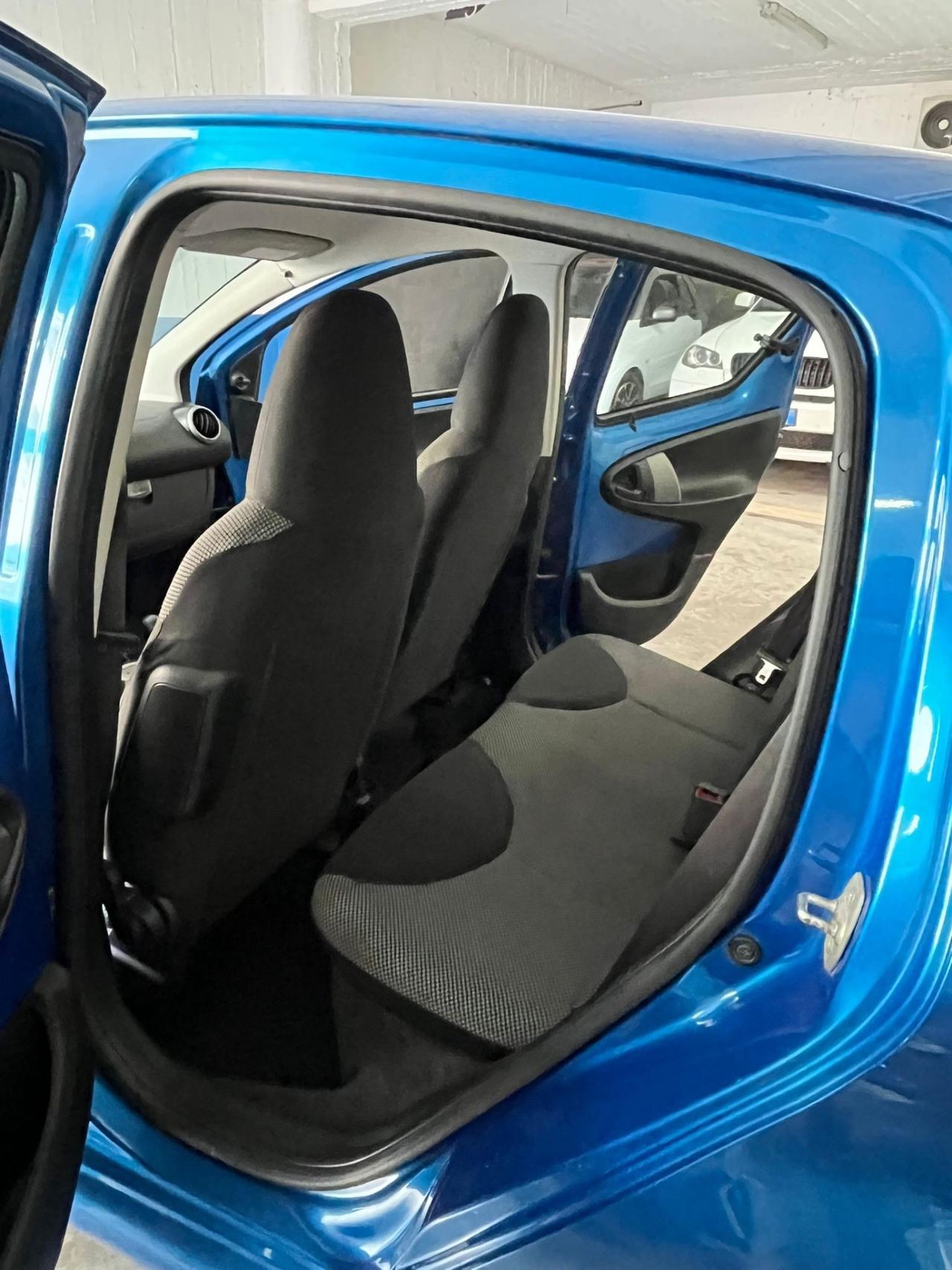 Toyota Aygo 1.0 12V VVT-i 5 porte TOBASCO Connect MMT