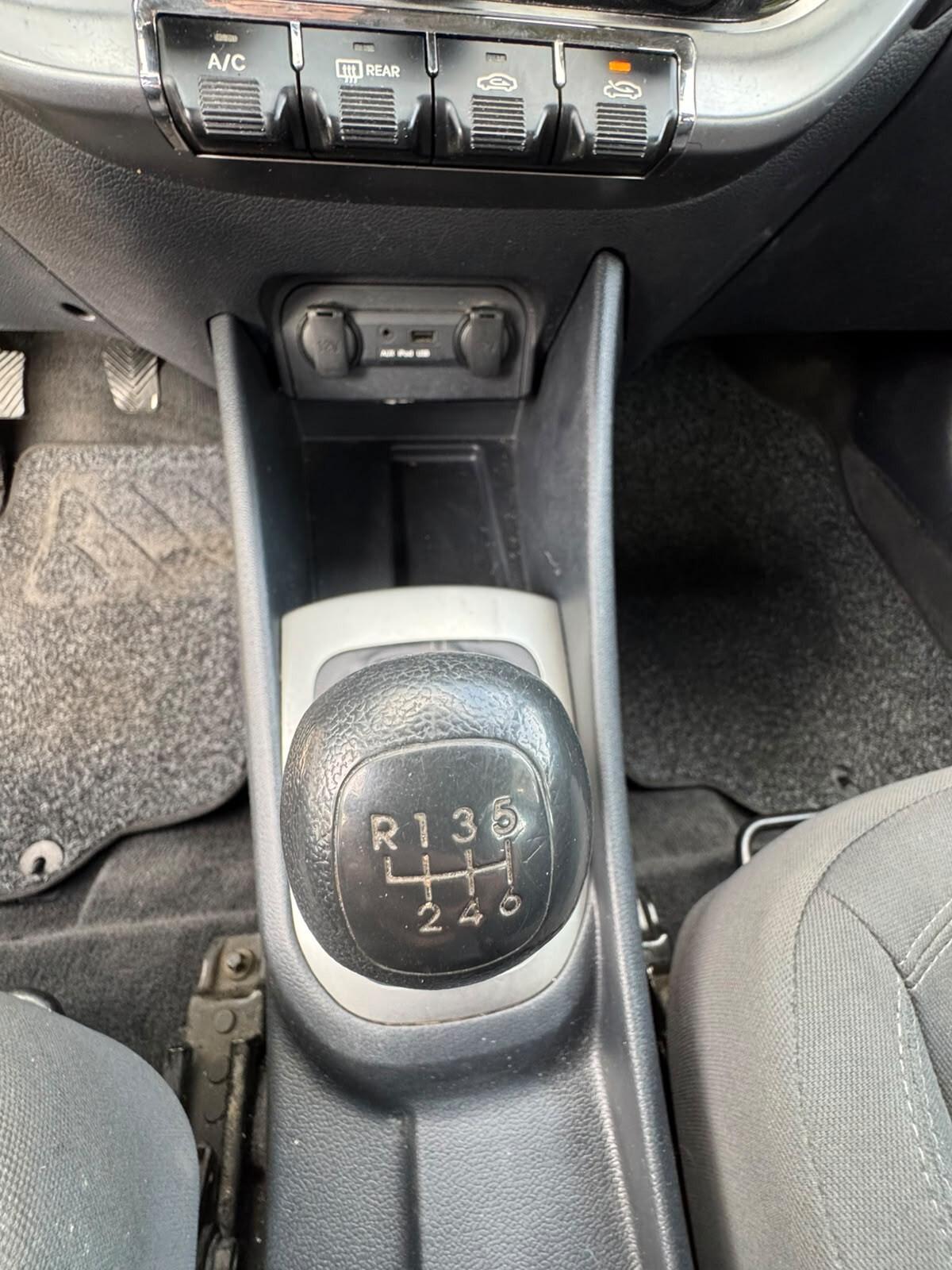 Kia Rio 1.1 CRDi WGT 5p. EX