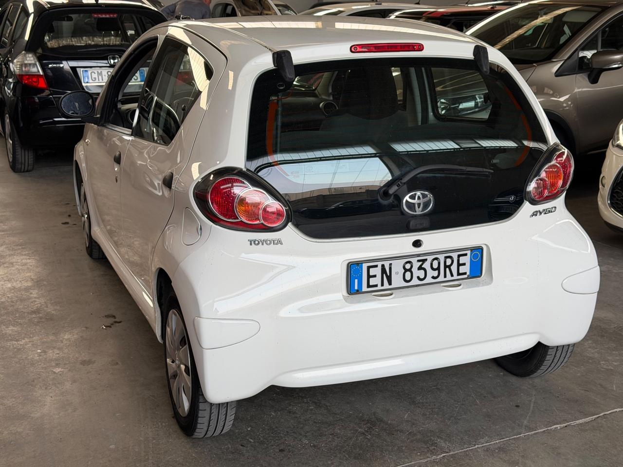 Toyota Aygo 1.0 12V VVT-i 5 porte Lounge Connect